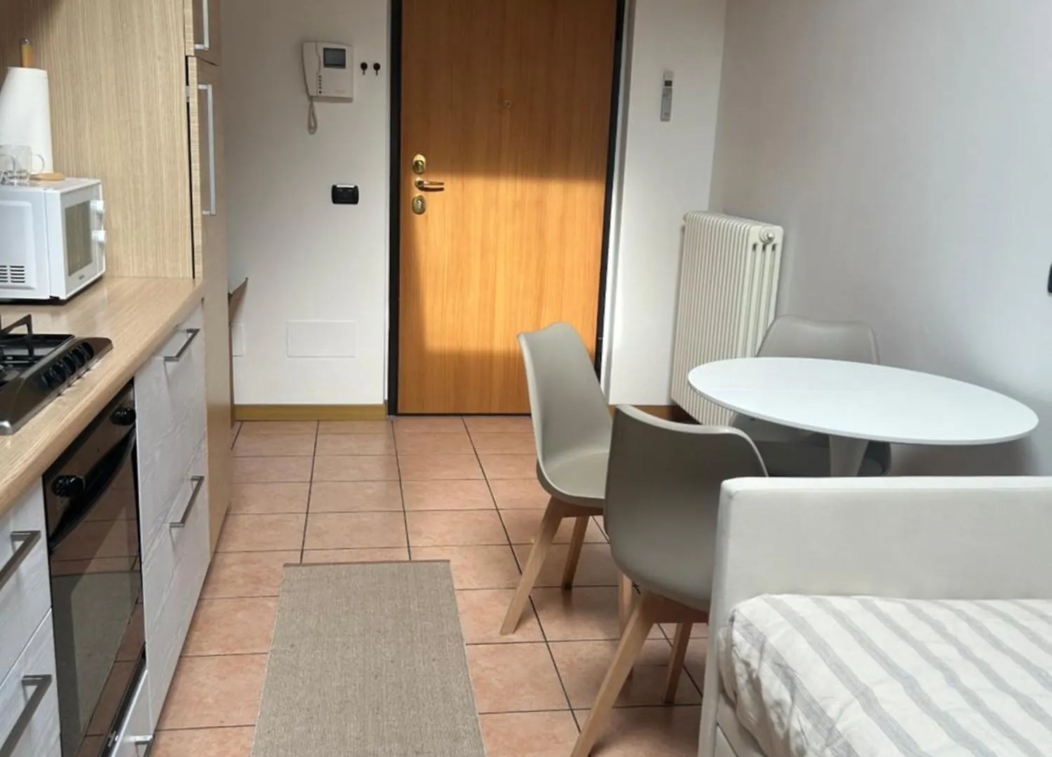 The Menaggio Lakeside Loft 0*,